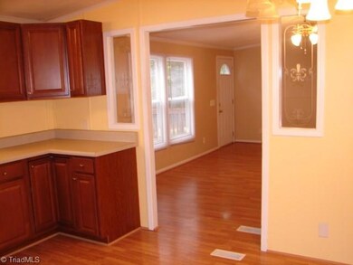 381 Oak View Ln, Asheboro, NC 27205 - photo 6