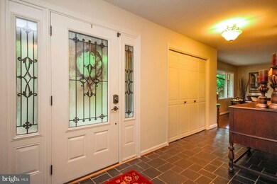 6355 Lakeview Dr, Falls Church, VA 22041 - photo 4