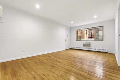 118-82 Metropolitan Ave unit 3A, Kew Gardens, NY 11415 - photo 4