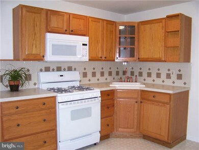 839 Little Somerset St, Gloucester City, NJ 08030 - photo 4