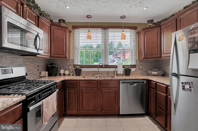 19 Cornell St, Reading, PA 19606 - photo 3