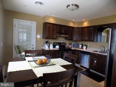 16 Tamaqua St, Tamaqua, PA 18252 - photo 2