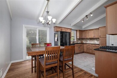 7102 Larsen Ln, Shawnee, KS 66203 - photo 7