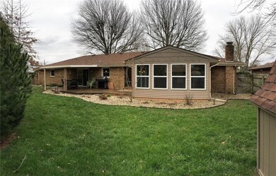 4560 Chapel Dr, Columbus, IN 47203 - photo 2