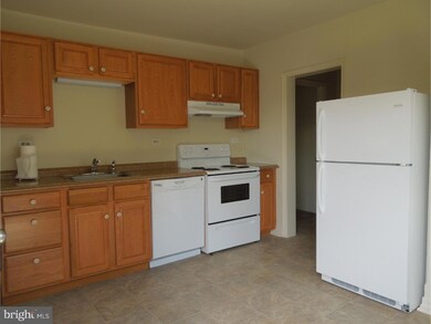 31 E 4th St, Lansdale, PA 19446 - photo 2