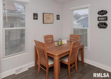 1832 W 6th St, Davenport, IA 52802 - photo 4