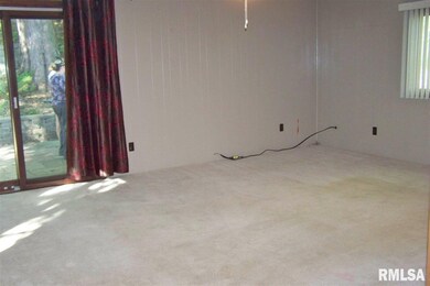 1704 Monterey Ct, Bettendorf, IA 52722 - photo 3