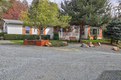 247 Hull Dr, Grants Pass, OR 97526 - photo 2