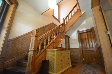 Entry / Foyer