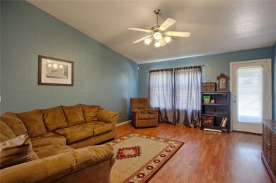 9305 Checkerbloom Dr, Oklahoma City, OK 73165 - photo 4