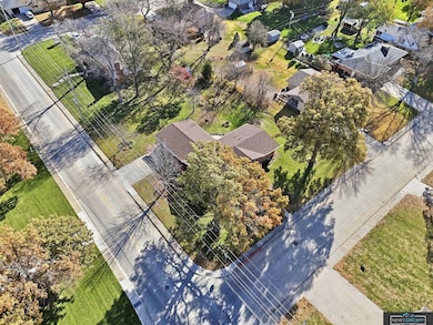 1722 N 11th St, Beatrice, NE 68310 - photo 4