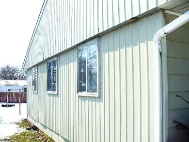 1104 N Ohio Ct, Sturgis, MI 49091 - photo 2