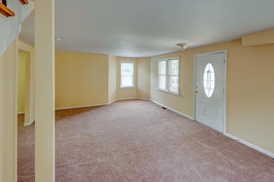 121EMainStWrightstown-5