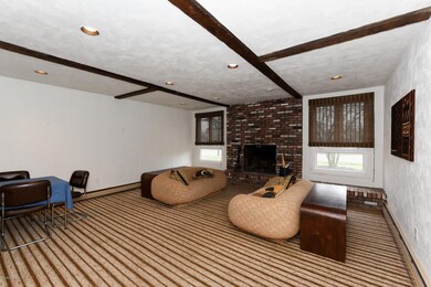 5 Dawn family room