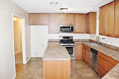 521 Caduceus Ln, Hurst, TX 76053 - photo 4