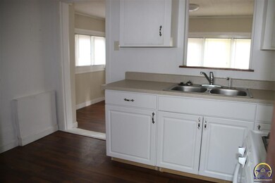 229 SW Terra Dr, Topeka, KS 66609 - photo 3