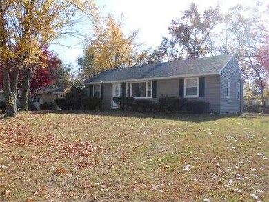 23 Varney St, Springfield, MA 01108 - photo 2