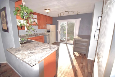 825 S Olson Ave unit F, Appleton, WI 54914 - photo 3