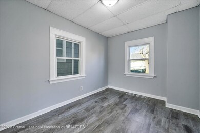 10-1038-McCullough-St-WindowStill-Real-E