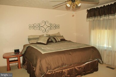 62 Yew Rd, Essex, MD 21221 - photo 3