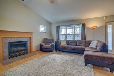 5216 Stoneman Dr, Fitchburg, WI 53711 - photo 3