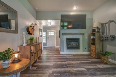 Natural gas fireplace for added ambiance