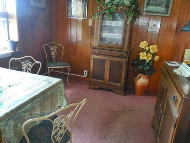 Dining Room. The delightful dining room features k