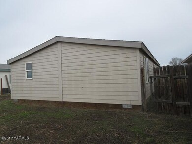 561-834382-back right