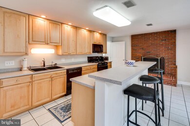 240 E Padonia Rd, Lutherville Timonium, MD 21093 - photo 3