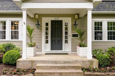 217 Brevoort Rd, Columbus, OH 43214 - photo 2