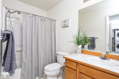 2nd Upstairs Bathroom