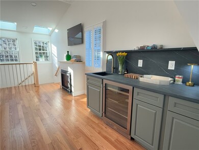 4 Cliff Ave unit 2, Newport, RI 02840 - photo 6