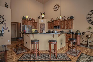 6816 Lakeview Dr, Central Point, OR 97502 - photo 4