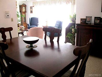 Dining Room. FRML. DINING AREA IS OPEN TO KITCHEN 