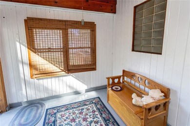 Front sitting area