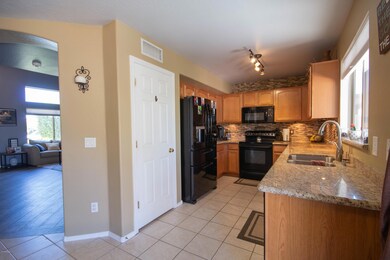 Kitchen & Pantry