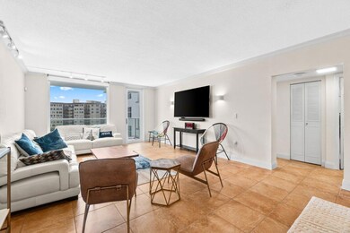 The Patrician unit 5150, Palm Beach, FL 33480 - photo 3