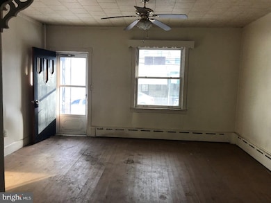 124 S 3rd St, Saint Clair, PA 17970 - photo 6