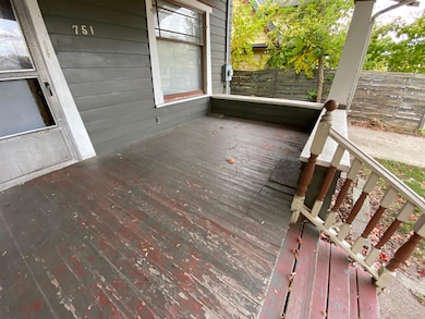 751 Chicago Ave, Lansing, MI 48915 - photo 4