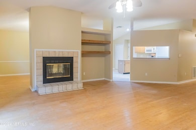 8066 Dickie Dr, Jacksonville, FL 32216 - photo 4