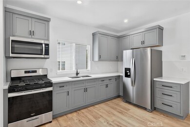 14732 Gilmore St unit 2, Van Nuys, CA 91411 - photo 4