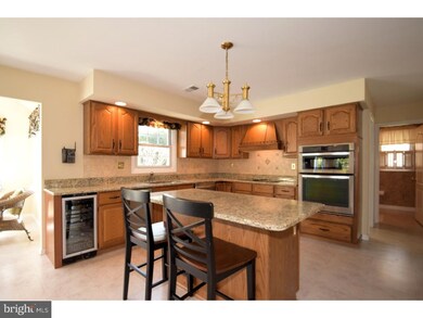 625 White Ash Dr, Langhorne, PA 19047 - photo 6