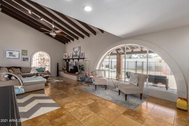Family room 2