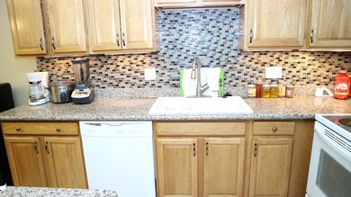 20 Lilac Ln, Worcester, MA 01607 - photo 7