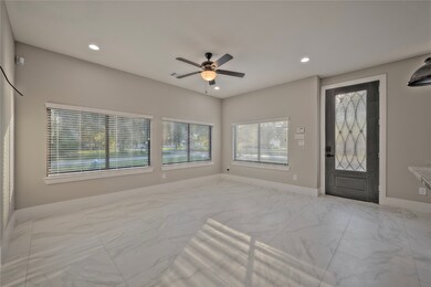 9002 Kelburn Dr unit D, Houston, TX 77016 - photo 4