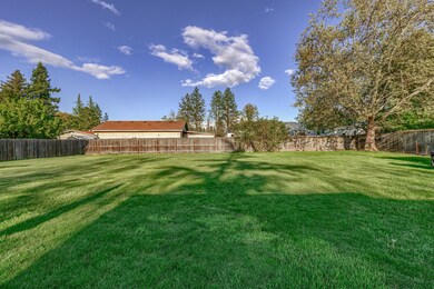 1365 Daisy Ln, Grants Pass, OR 97527 - photo 6