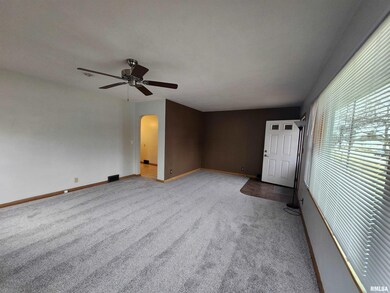 1517 Florence Ln, Davenport, IA 52804 - photo 3