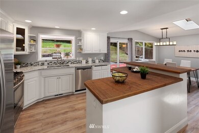 1811 N 204th Place, Shoreline, WA 98133 - photo 4