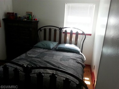 1617 Benjamin Ave NE, Grand Rapids, MI 49505 - photo 3