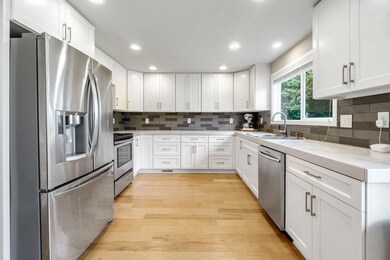 2873 Anita Cir, Medford, OR 97504 - photo 4